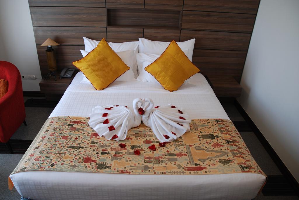 FAMILY BOUTIQUE HOTEL VIENTIANE 3 Laos from 32 HOTELMIX